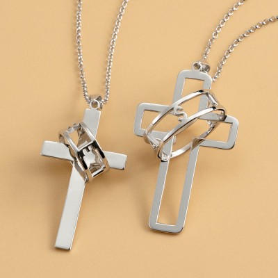 Collana con croce personalizzata con simbolo di fede di coppia con anello inciso con nome Halo, due collane