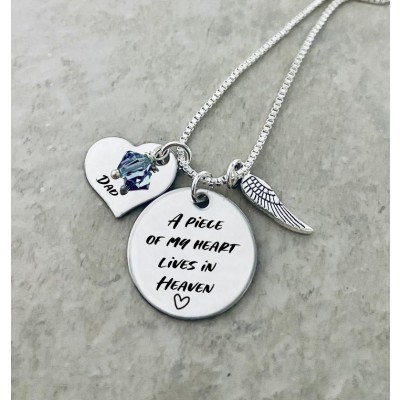 Collana personalizzata A Piece of My Heart Lives In Heaven Birthstone con ali d'angelo