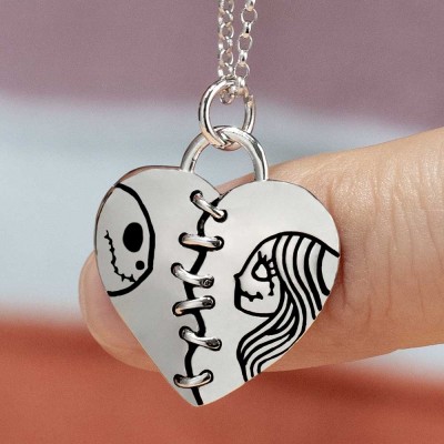 Collana in argento con cuore adorabile Jack Skellington e Sally con incisione del nome della coppia Regali di San Valentino